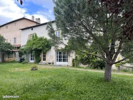 appartement rénové en rez-de-jardin