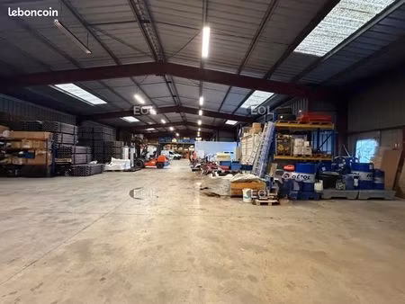 local d'activité 814 m²