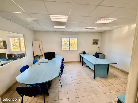 local professionnel ou commercial de 95 m2