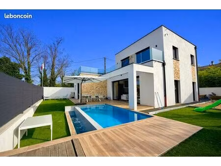villa 5 pièces 138 m²
