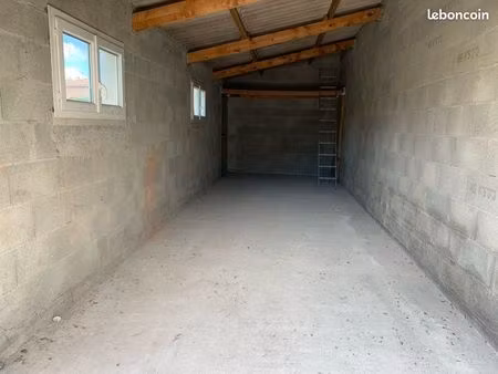 grand garage à louer