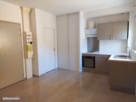 champagne centre studio pour étudiant