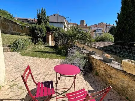 appartement t2 bis meublé 48m2 centre du village avec jardin privatif