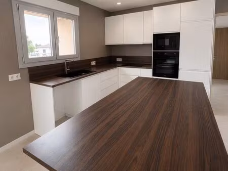 f4 duplex neuf 120m² – 3 ch – parking – très lumineux – prestations haut de gamme