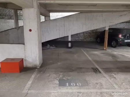 location parking 15e commerce / emile zola