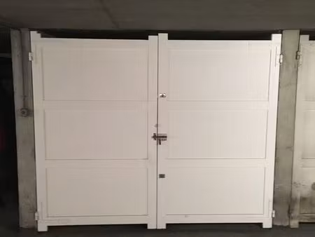 box ferme/parking a louer paris 13