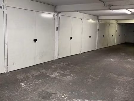 box fermé sécurisé paris 19e (rue bourret / la villette)