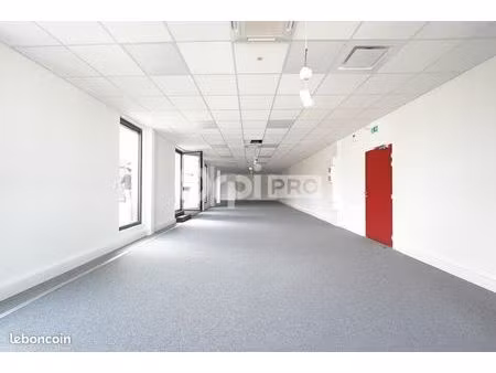 bureau 1 916 m²