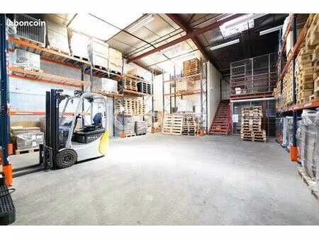 local d'activité 600 m²
