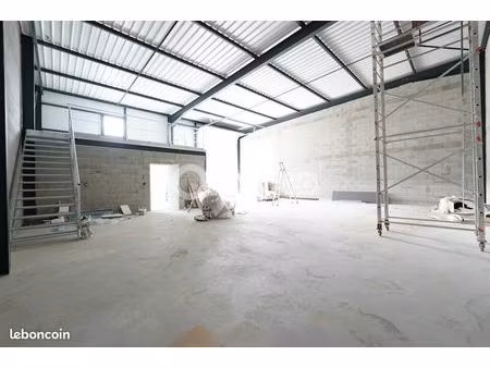 local d'activité 780 m²