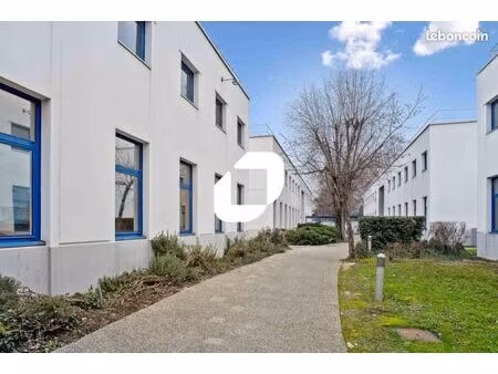 bureau 1 568 m²