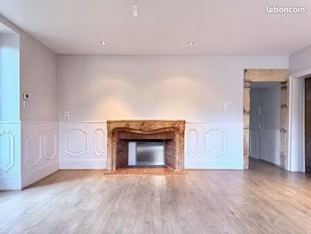 maison 6 pièces 240 m²