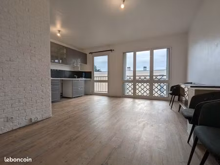 t3 rénové très proche gare 60m2 très lumineux