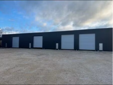 entrepôt bâtiment hangar à louer