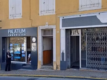 immeuble à vendre avec appartements et locaux commerciaux à gréoux-les-bains