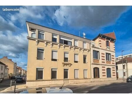 immeuble 876 m² montlucon