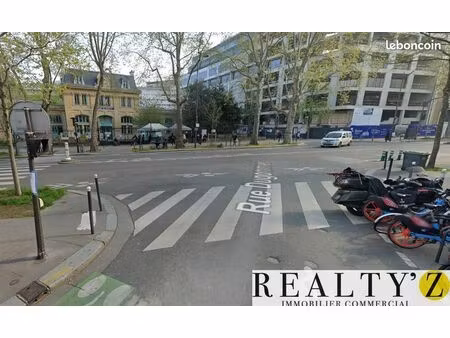 local commercial 119 m²