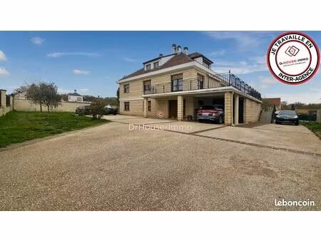 propriété 10 pièces 249 m²