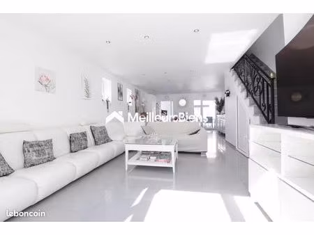 maison 9 pièces 197 m²