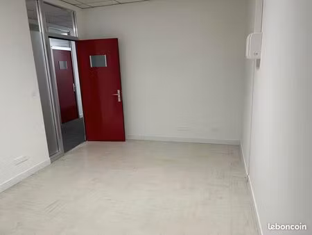 local commercial + stockage