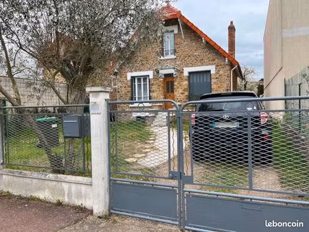 maison 5 pièces 3 chambres 100 m² terrain 945 m²