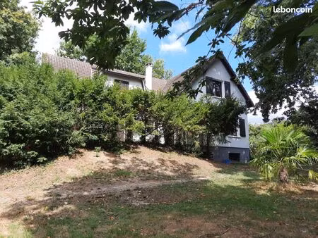 chambre meublée lumineuse avec jardin privatif