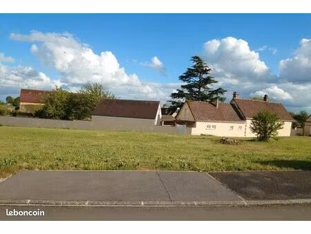 terrain 300 m² angerville