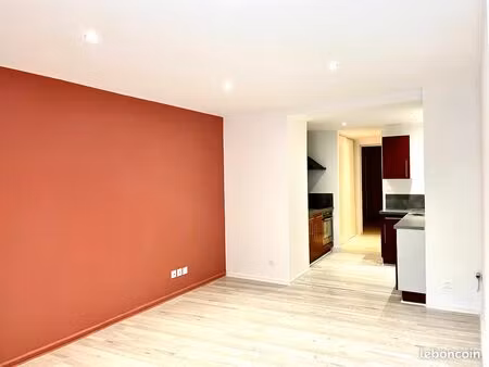 t2 de 40 m2 entièrement rénové  meublé et équipé - location longue durée