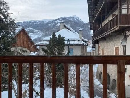 duplex style chalet 90 m² – 6 couchages (8 possibles) – rendement locatif ~8% – vallouise