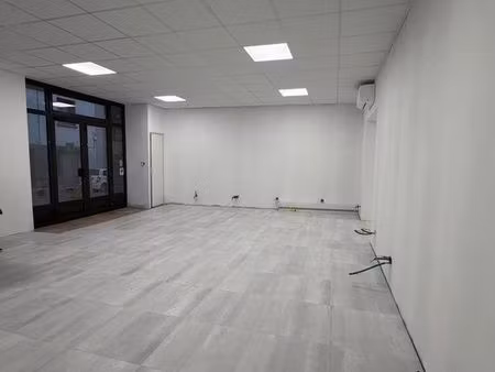 local commercial ou bureaux 95m2 refait à neuf