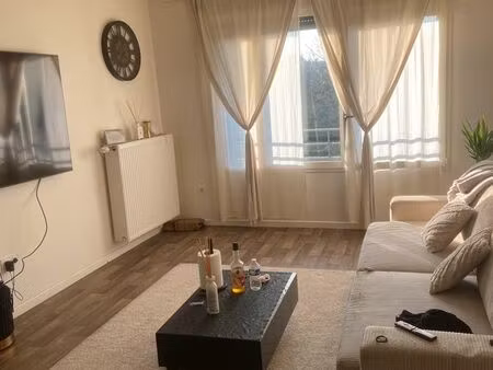 t2 meublé 42m² – fresnes – 1100 cc