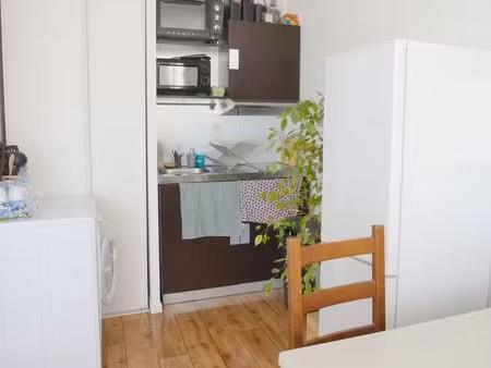 studio équipé dans résidence avec parking