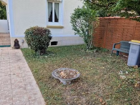 petite maison proche commerces ecoles et lac