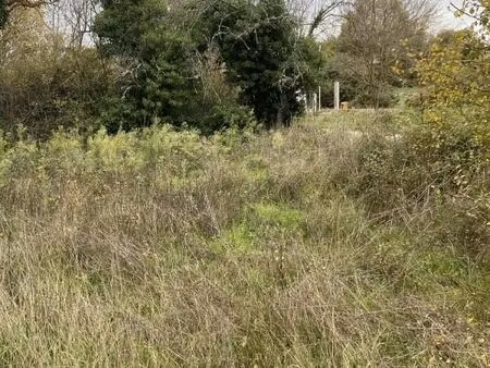 terrain 1 025 m² aups