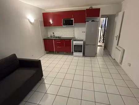 location studio meublé 25m2 700