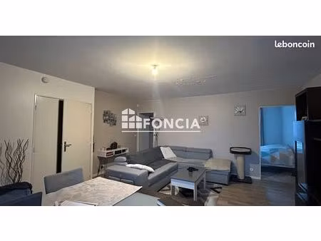 t3 spacieux proche du métro front poupulaire