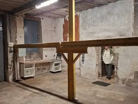 emplacement/garage pour moto à annonay