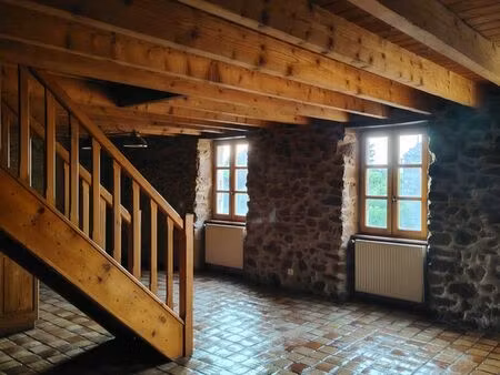 maison en pierre naturellement fraîche en été