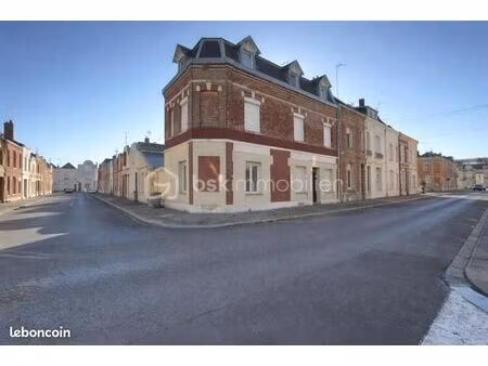 immeuble 10 pièces 210 m²