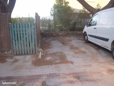 emplacement de parking / hyeres port