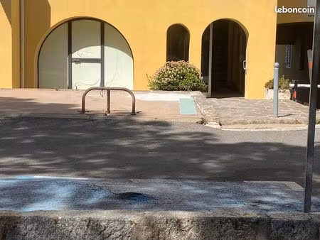 a vendre – local de stockage – centre-ville ile rousse