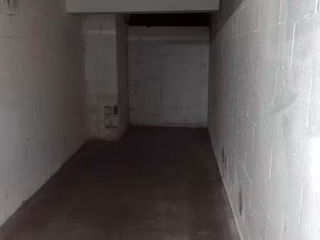 place de parking boxée