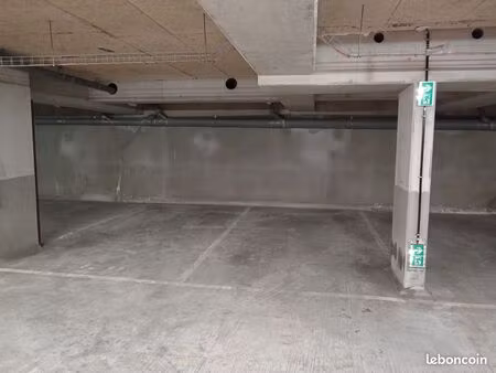 place de parking sécurisée en sous-sol – 107 rue de rosny