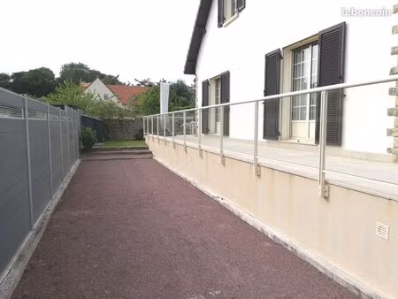 grande maison individuelle en impasse 10mn mer