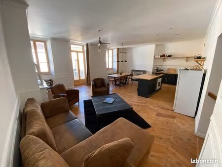 appartement lumineux en plein centre historique - 84 m2