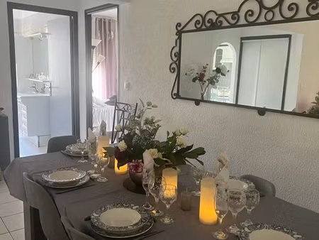 jolie maison de ville avec jardin location saisonnière ou année scolaire