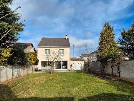 maison familiale récente (2020) : 6 pièces / 4 chambres / 130m2 / terrain 415m2 /4231 le m