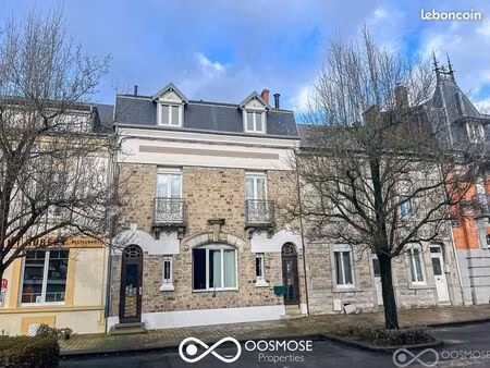 maison 9 pièces 212 m²