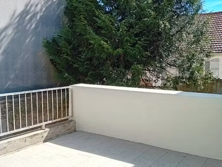 t4 avec terrasse neufchâteau