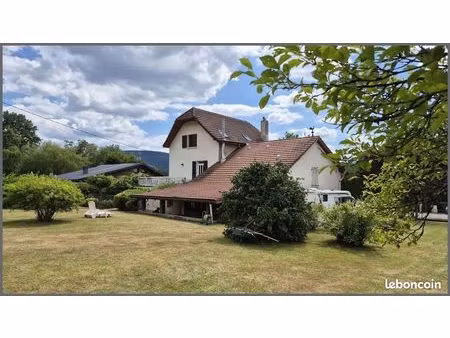 maison 7 pièces 185 m²